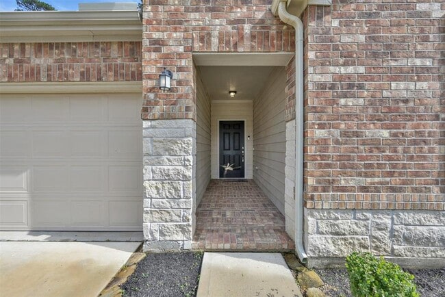 2015 Lost Timbers Dr in Conroe, TX - Building Photo - Building Photo