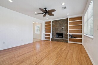 1100 S Avery Dr in Moore, OK - Building Photo - Building Photo