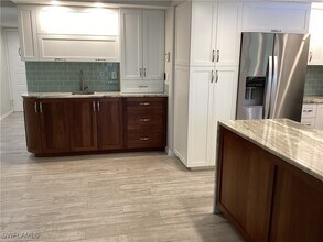 5565 Trailwinds Dr in Ft. Myers, FL - Building Photo - Building Photo