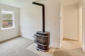 26307 OR-213 in Mulino, OR - Building Photo - Building Photo