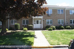 59 Stonehurst Blvd in Freehold, NJ - Building Photo