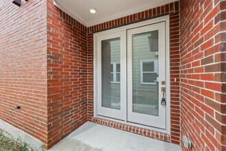 2222 Simond Ave in Austin, TX - Foto de edificio - Building Photo