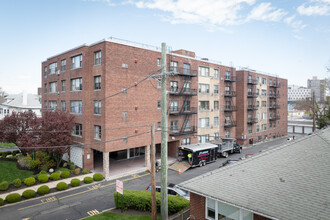 Deauville Towers in Fort Lee, NJ - Foto de edificio - Building Photo