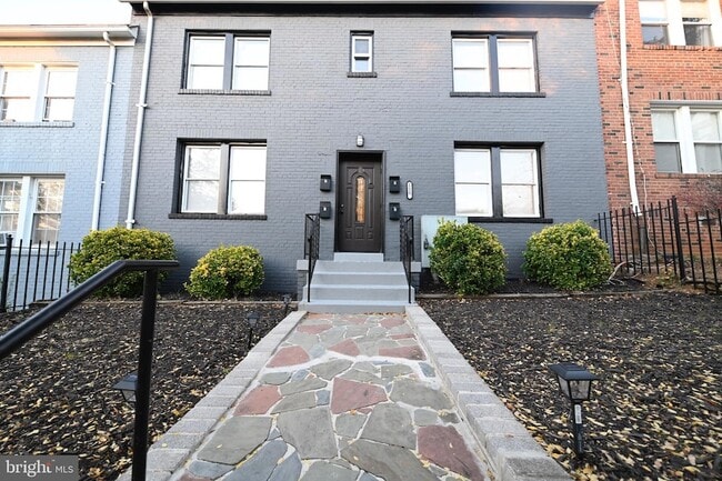 property at 1230 Penn St NE