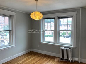 1982 Commonwealth Ave, Unit 6 in Boston, MA - Foto de edificio - Building Photo