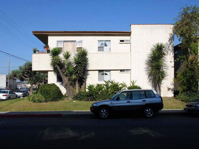 4755 W Broadway in Hawthorne, CA - Foto de edificio - Building Photo