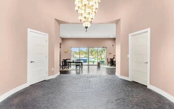 5632 Oak St in Las Vegas, NV - Building Photo - Building Photo