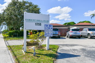 1755 Forest Hill Blvd in West Palm Beach, FL - Building Photo - Building Photo