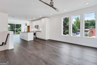 400 Pratt Dr SE in Atlanta, GA - Building Photo - Building Photo