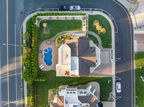 2 Tradewinds Ln in Sea Bright, NJ - Building Photo - Building Photo