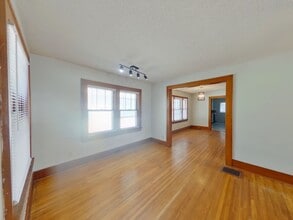 334 S Estelle St in Wichita, KS - Building Photo - Building Photo