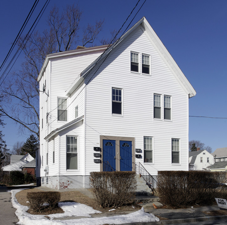 161-163 Greenwood St in Cranston, RI - Building Photo