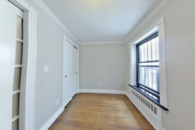 345 W 53rd St in New York, NY - Building Photo - Building Photo