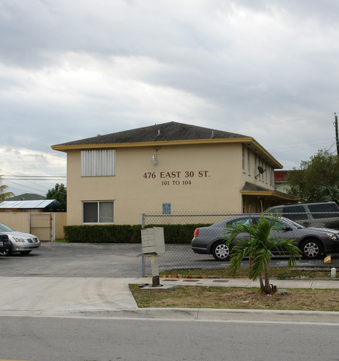 476 E 30th St in Hialeah, FL - Building Photo