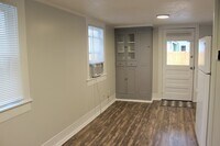 102 Jeffries St photo'
