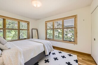 389 S Cedar Brook Rd in Boulder, CO - Building Photo - Building Photo