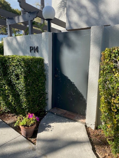 4700 SW 67th Ave in Miami, FL - Building Photo