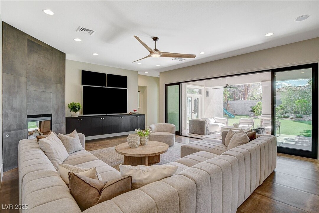 1266 Imperia Dr in Henderson, NV - Building Photo