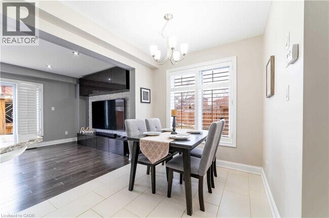 560 Landgren Ct in Kitchener, ON - Building Photo - Building Photo