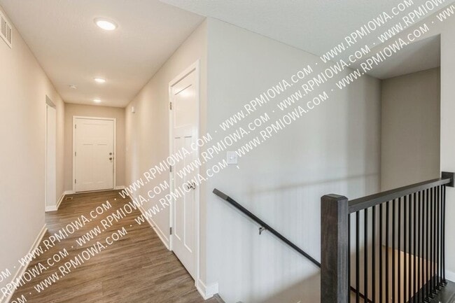 1270 Spruce St in Waukee, IA - Building Photo - Building Photo