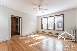 4208 N Clark St, Unit 2 in Chicago, IL - Building Photo