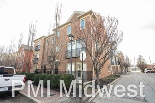 515 E New York St in Indianapolis, IN - Building Photo