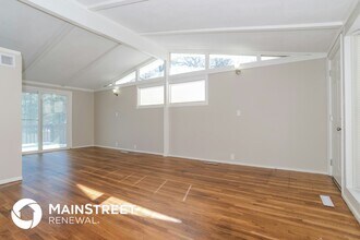 5811 N Highland Ave in Kansas City, MO - Building Photo - Building Photo