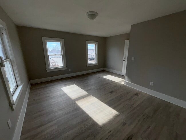 property at 14 E 6th Ave