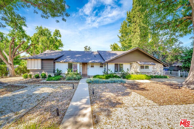 19841 Henshaw St in Los Angeles, CA - Building Photo - Building Photo