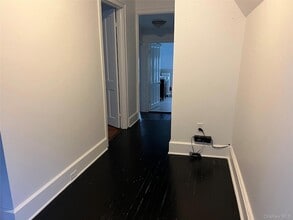 140 12th Ave, Unit 2 in Sea Cliff, NY - Building Photo - Building Photo