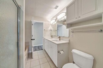 1331 Treasure Cove in Niceville, FL - Building Photo - Building Photo