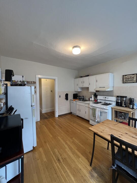 254 Summer St, Unit 3 in Somerville, MA - Building Photo