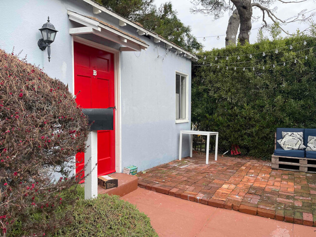 property at 1005 Ashland Ave