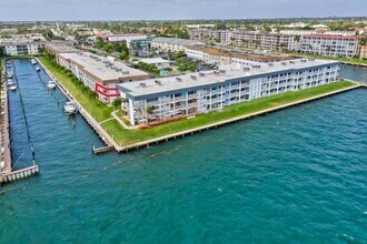 110 Shore Ct in North Palm Beach, FL - Building Photo - Building Photo