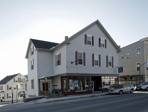 141 Main St in Newmarket, NH - Building Photo - Building Photo