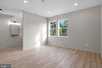 28 Rocky Pool Ln in Levittown, PA - Building Photo - Building Photo