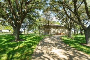21111 FM 362 in Waller, TX - Building Photo