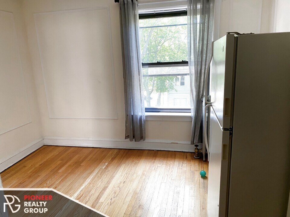 1952 W Wilson Ave, Unit 2aa Photo