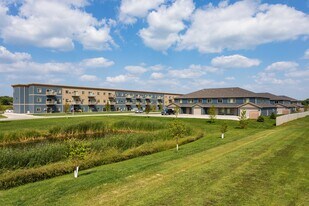 Windcrest Village Apartments & Townhomes in Spencer, IA - Building Photo