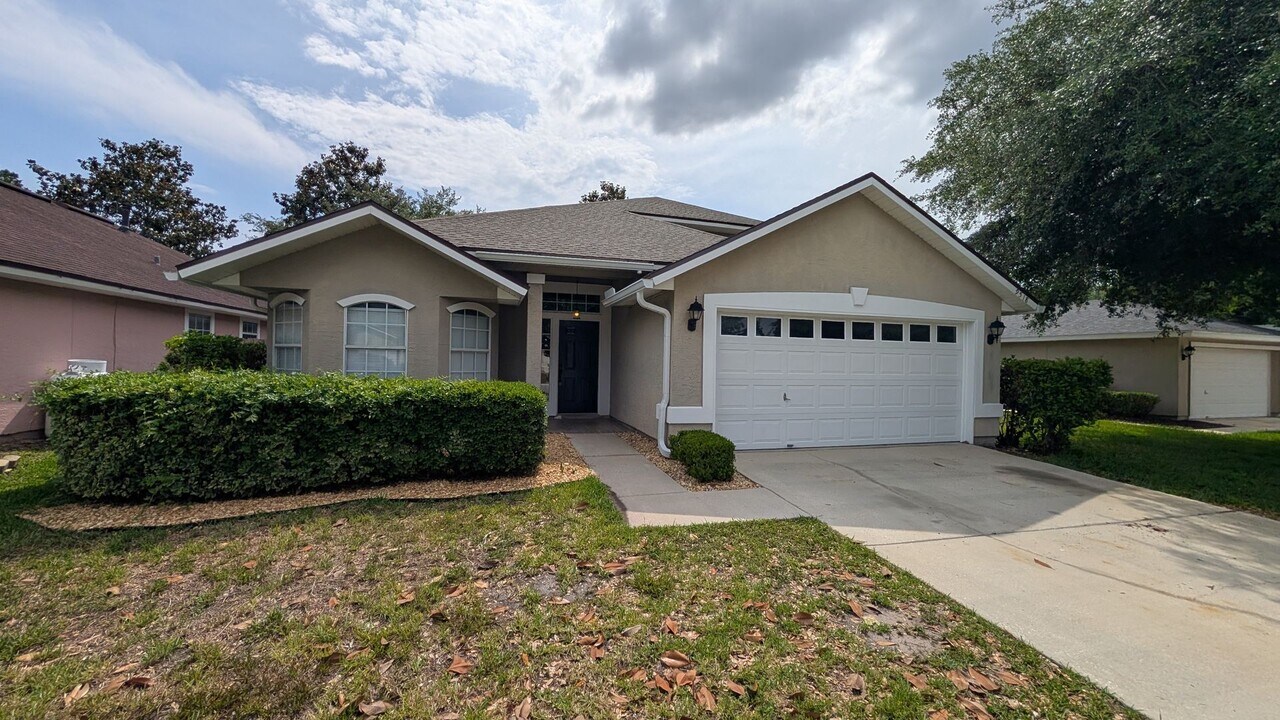 9518 Staples Mill Dr in Jacksonville, FL - Foto de edificio