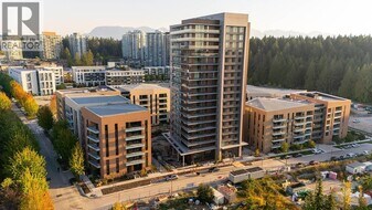 5855 Binning Ave in Vancouver, BC - Building Photo