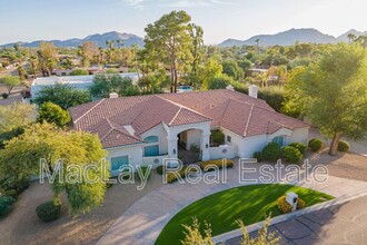 6143 E Shangri La Rd in Scottsdale, AZ - Building Photo - Building Photo