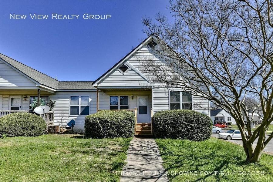 312 Hoskins Mill Ln in Charlotte, NC - Building Photo