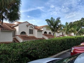 1237 Country Club Dr in Titusville, FL - Building Photo