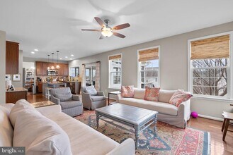 35507 St James Dr in Round Hill, VA - Building Photo - Building Photo