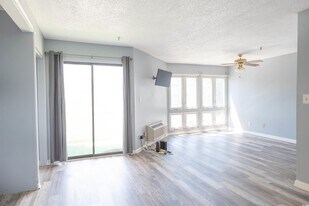 1100 Possum Trot Rd, Unit H233 in North Myrtle Beach, SC - Building Photo
