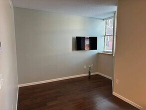 2040 Como Ave, Unit Unit #107 in St. Paul, MN - Building Photo - Building Photo