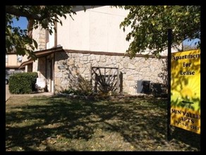 Sun Valley Apartments in Cleburne, TX - Building Photo - Building Photo