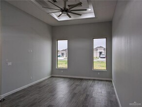 19 N La Villita St in Edinburg, TX - Building Photo - Building Photo