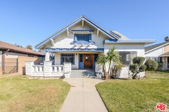 2926 Dalton Ave-Unit -1/2 in Los Angeles, CA - Foto de edificio - Building Photo